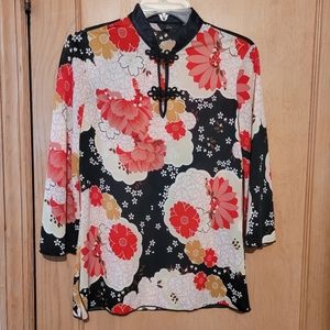 ZINC Floral Japanese design blouse key hole neck, size M, made in USA